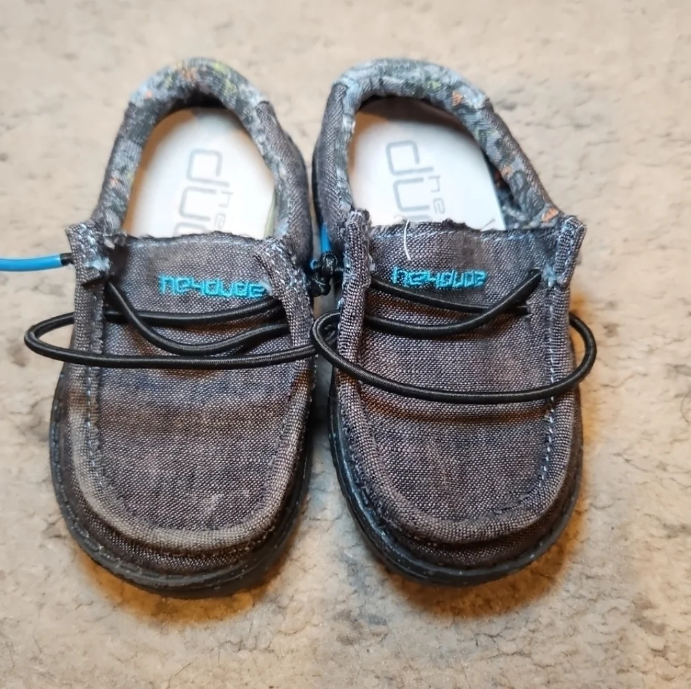 Hey Dude Boys Gray And Blue Wally Youth Loafer Chambray Shoes K5
